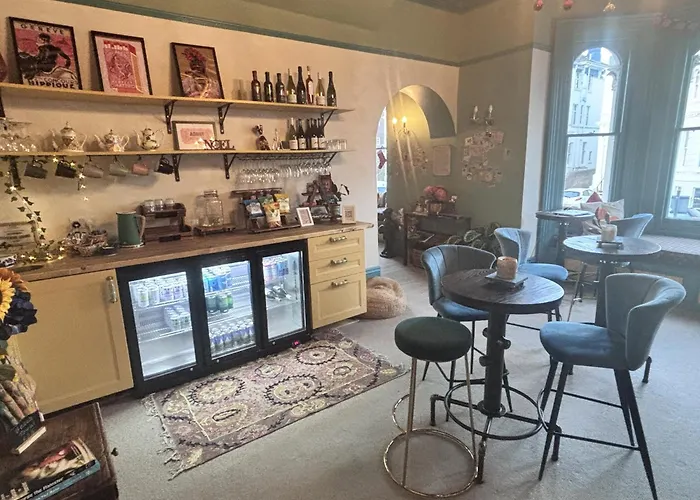 The Sheldon B&B - Free Private Parking